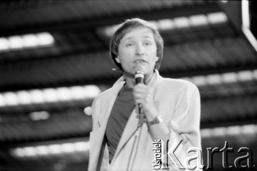 1986, Zielona Góra, Polska.
Występ na XXII Festiwalu Piosenki Radzieckiej. Prawdopodobnie Jonasz Kofta.
Fot. Romuald Broniarek, zbiory Ośrodka KARTA