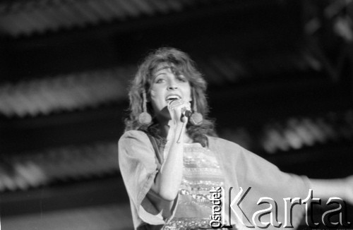1987, Zielona Góra, Polska.
Uczestniczka podczas występu na XXIII Festiwalu Piosenki Radzieckiej. 
Fot. Romuald Broniarek, zbiory Ośrodka KARTA