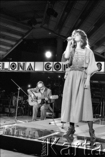 1987, Zielona Góra, Polska.
Uczestniczka podczas występu na XXIII Festiwalu Piosenki Radzieckiej. 
Fot. Romuald Broniarek, zbiory Ośrodka KARTA