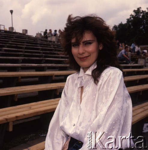 1989, Zielona Góra, Polska.
Uczestniczka XXV Festiwalu Piosenki Radzieckiej. 
Fot. Romuald Broniarek, zbiory Ośrodka KARTA