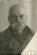 1941, Tałgar, obw. Ałma-Ata, Kazachstan, ZSRR.
Senator II RP Konstanty Rdułtowski po zwolnieniu z łagru.
Fot. NN, zbiory Ośrodka KARTA, album Konstantego Rdułtowskiego udostępniła Teresa Koziorowska.
 
