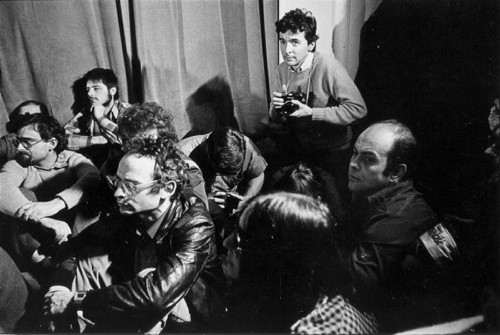1980-1981, Warszawa, Polska.
Spotkanie opozycyjne - widoczni m.in. Jan Lityński i Jacek Kuroń.
Fot. NN, zbiory Ośrodka KARTA (z archiwum rodzinnego Jacka Kuronia)

