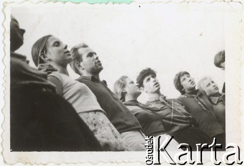 1957, Polska.
Obóz walterowców, 3. z lewej Jacek Kuroń.
Fot. NN, kolekcja Jacka Kuronia, zbiory Ośrodka KARTA