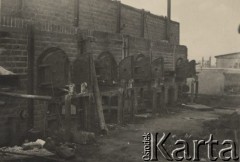 1945, brak miejsca.
 Piece krematoryjne w wyzwolonym obozie koncentracyjnym.
 Fot. NN, zbiory Ośrodka KARTA, kolekcję dominikanina, brata Bernarda Gerbera udostępnił Mariusz Sielski.
   
