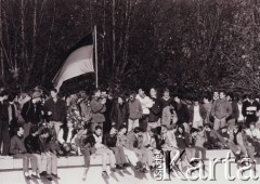 10.11.1989, Berlin, Niemcy.
Upadek Muru Berlińskiego, demonstranci na murze.
Fot. Jerzy Patan, zbiory Ośrodka KARTA, przekazał Jerzy Patan.

