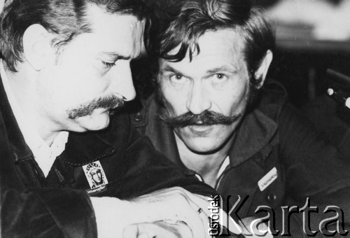1981, Bytom, Polska.
Kopalnia Rozbark, Lech Wałęsa podczas spotkania z górnikami, z prawej przewodniczący zakładowej Solidarności Sławomir Mazurek.
Fot. NN, zbiory Ośrodka KARTA, udostępnił K. Lewandowski.

