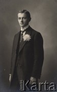 30.03.1916, Czernihów, Rosja.
 Mieczysław Kuczyński, pracownik Centralnego Komitetu Obywatelskiego, portret.
 Fot. NN, zbiory Ośrodka KARTA, udostępniła Halina Żero
   
