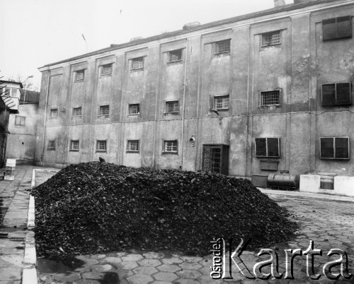 Brak daty, Radom, Polska. 
Areszt śledczy przy ul. Malczewskiego. Widok od strony podwórza.
Fot. NN, zbiory Ośrodka KARTA [sygn. OK 010508], udostępnił Mizerski.
