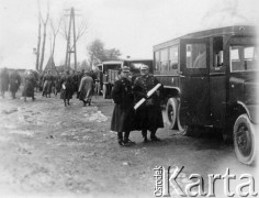 1934, Rembertów, Polska.
Grupa oficerów na poligonie.
Fot. NN, zbiory Ośrodka Karta, z kolekcji Stefana Mosińskiego - udostępniła Natalia Stachoń