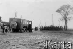 1934, Rembertów, Polska.
Grupa oficerów na poligonie.
Fot. NN, zbiory Ośrodka Karta, z kolekcji Stefana Mosińskiego - udostępniła Natalia Stachoń