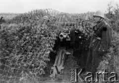 1934, Rembertów, Polska.
Ćwiczenia na poligonie.
Fot. NN, zbiory Ośrodka Karta, z kolekcji Stefana Mosińskiego - udostępniła Natalia Stachoń