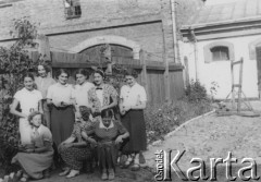 1936 lub 1937, Warszawa, Polska.
Uczestniczki kurs dla instruktorów przysposobienia wojskowego, druga od lewej stoi Aldona Jackiewicz.
Fot. NN, zbiory Ośrodka KARTA, udostępniła Aldona Nikoniuk.

