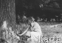 1936 lub 1937, Warszawa, Polska.
Uczestniczki kursu przysposobienia wojskowego, ćwiczenia z łączności.
Fot. NN, zbiory Ośrodka KARTA, udostępniła Aldona Nikoniuk.

