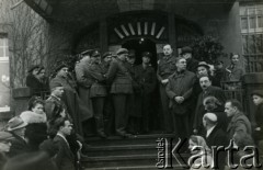 24.03.-2.06.1946, Hagen-Kabel, Niemcy.
Osoby przebywające w obozie dla displaced persons (dipsów) czyli osób, które w po zakończeniu działań wojennych pozostawały poza granicami swojego kraju. 
Fot. NN, zbiory Ośrodka KARTA, kolekcja Zbigniewa Suchodolskiego [AW III/315]