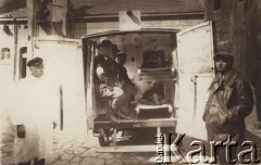 1920-1939, Lwów, Polska.
 Karetka pogotowia, dar czytelników 