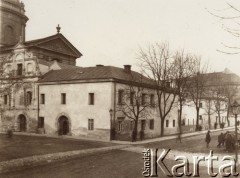 1900-1914 (?), Lwów, Austro-Węgry.
 Fragment miasta, ulica Podwalna.
 Fot. NN, zbiory Ośrodka KARTA, udostępnił Jurij Karpenczuk
   
