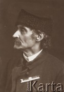 1900-1914, Lwów, Austro-Węgry.
 Karol  Szczęściniewicz, uczestnik Powstania Styczniowego, portret.
 Fot. NN, zbiory Ośrodka KARTA, udostępnił Jurij Karpenczuk
   
