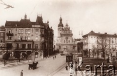 Lata 20., Lwów, Polska.
Widok z placu Halickiego na kościół Bernardynów, z prawej tramwaj nr 7.
Fot. NN, zbiory Ośrodka KARTA, udostępnił Jurij Karpenczuk
   
