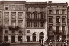 1920-1939, Lwów, Polska.
Zachodnia pierzeja Rynku, kamienice nr 25, 26 i 27.
Fot. NN, zbiory Ośrodka KARTA, udostępnił Jurij Karpenczuk
   
