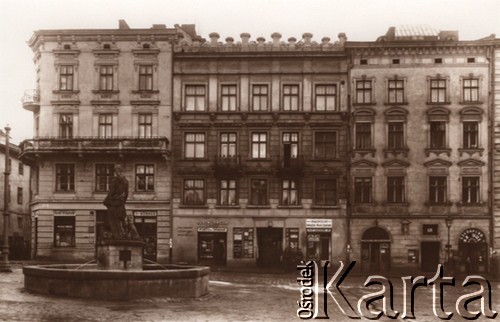 1918-1939, Lwów, Polska.
 Kamienice przy Rynku, szyldy sklepów i restauracji: 