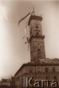 1920-1936, Lwów, Polska.
Flagi powiewające na wieży Ratusza.
Fot. NN, zbiory Ośrodka KARTA, udostępnił Jurij Karpenczuk
   
