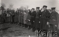 Lata 20., Lwów, Polska.
Wręczanie odznaczeń wojskowym i cywilom.
Fot. NN, zbiory Ośrodka KARTA, udostępnił Jurij Karpenczuk
   
