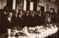 1927, Lwów, Polska.
Poświęcenie Domu Legionisty, na ścianie wisi portret Marszałka Józefa Piłsudskiego.
Fot. NN, zbiory Ośrodka KARTA, udostępnił Jurij Karpenczuk
   
