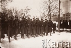 Przed 1939, Lwów, Polska.
Maszerujący oddział kadetów.
Fot. NN, zbiory Ośrodka KARTA, udostępnił Jurij Karpenczuk
   
