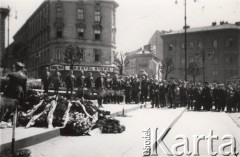 1925, Lwów, Polska.
Uroczystości na Placu Mariackim, składanie wieńców pod pomnikiem Adama Mickiewicza.
Fot. NN, zbiory Ośrodka KARTA, udostępnił Jurij Karpenczuk
   
