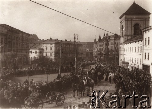 1928, Lwów, Polska.
 Pogrzeb generała Tadeusza Rozwadowskiego.
 Fot. NN, zbiory Ośrodka KARTA, udostępnił Jurij Karpenczuk
   
