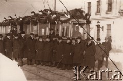 Luty 1914, Lwów,  Austro-Węgry.
 Otwarcie linii tramwajowej H, trasa: Wały Hetmańskie – pl. Berdnardyński - ul. Zielona – cm. Łyczakowski – stacja Łyczaków (jej rozkład był skorelowany z odjazdami i przyjazdami Pociągów do tej stacji).
 Fot. NN, zbiory Ośrodka KARTA, udostępnił Jurij Karpenczuk
   

