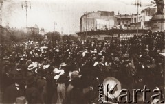 1912, Lwów, Austro-Węgry.
 Plac Mariacki, obchody jubileuszu Powstania Uniwersytetu im. Jana Kazimierza.
 Fot. NN, zbiory Ośrodka KARTA, udostępnił Jurij Karpenczuk
   
