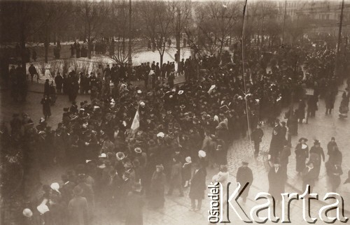 1900-1914, Lwów, Austro-Węgry.
 Pochód weteranów Powstania Styczniowego na ulicy Karola Ludwika.
 Fot. NN, zbiory Ośrodka KARTA, udostępnił Jurij Karpenczuk
   
