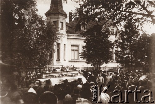 1900-1914, Lwów, Austro-Węgry.
 Pogrzeb niemieckiego konsula, kondukt przechodzący ulicą.
 Fot. NN, zbiory Ośrodka KARTA, udostępnił Jurij Karpenczuk
   

