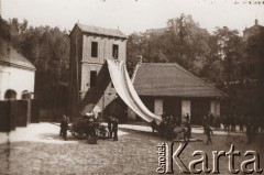 1920-1939, Lwów, Polska.
 Ulica Podwale, ćwiczenia Straży Pożarnej.
 Fot. NN, zbiory Ośrodka KARTA, udostępnił Jurij Karpenczuk
   
