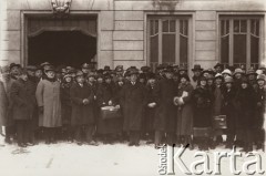 Lata 20., Lwów, Polska.
 Uczestnicy Zjazdu Lekarzy.
 Fot. NN, zbiory Ośrodka KARTA, udostępnił Jurij Karpenczuk
   
