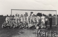 1900-1914, Lwów, Austro-Węgry.
 Drużyny piłki nożnej przed meczem.
 Fot. NN, zbiory Ośrodka KARTA, udostępnił Jurij Karpenczuk
   
