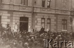 Październik 1912, Lwów, Austro-Węgry.
Ulica Zielona 25, Pogrzeb profesora anatomii Henryka Kadyiego.
Fot. NN, zbiory Ośrodka KARTA, udostępnił Jurij Karpenczuk
   
