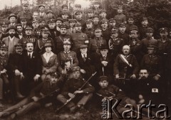 1919, Lwów, Polska.
 Grupa Obrońców Lwowa, w środku siedzi gen. Juliusz Tarnawa-Malczewski.
 Fot. NN, zbiory Ośrodka KARTA, udostępnił Jurij Karpenczuk
   
