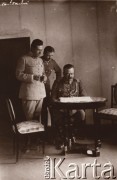 1919, Raj, Powiat Brzeżany, Polska.
Generał Wacław Iwaszkiewicz ze swoim sztabem.
Fot. NN, zbiory Ośrodka KARTA, udostępnił Jurij Karpenczuk
   
