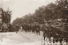 1919, Lwów, Polska.
 Maszerujące oddziały ochotników.
 Fot. NN, zbiory Ośrodka KARTA, udostępnił Jurij Karpenczuk
   
