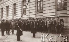 1919, Lwów, Polska.
 Oddział Miejskiej Straży Obywatelskiej.
 Fot. NN, zbiory Ośrodka KARTA, udostępnił Jurij Karpenczuk
   
