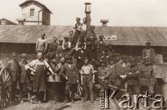 1919, Lwów, Polska.
 Kuchnie polowe Wojska Polskiego, żołnierze i cywile.
 Fot. NN, zbiory Ośrodka KARTA, udostępnił Jurij Karpenczuk
   
