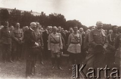 1919, Lwów, Polska.
 Uroczystości, w środku stoi pułkownik Ernest de Renty, szef misji francuskiej we Lwowie.
 Fot. NN, zbiory Ośrodka KARTA, udostępnił Jurij Karpenczuk
   
