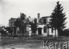 1919, Krasne, Pow. Lwów, Polska.
 Zniszczony dom.
 Fot. NN, zbiory Ośrodka KARTA, udostępnił Jurij Karpenczuk
   
