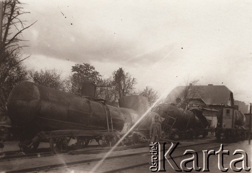 1919, Krasne, Pow. Lwów, Polska.
 Zniszczony pociąg na dworcu kolejowym.
 Fot. NN, zbiory Ośrodka KARTA, udostępnił Jurij Karpenczuk
   
