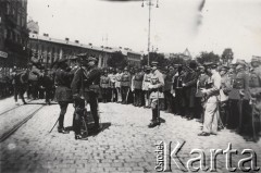1920-1921, Lwów, Polska.
 Plac Mariacki, uroczystości wojskowe, odznaczanie generałów polskich i francuskich orderami Legii Honorowej.
 Fot. NN, zbiory Ośrodka KARTA, udostępnił Jurij Karpenczuk
   
