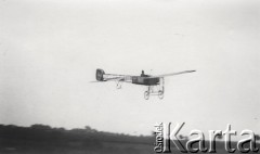 1914-1915, Lwów.
., Polska.
 Samolot Bleriot podczas lotu.
 Fot. NN, zbiory Ośrodka KARTA, udostępnił Jurij Karpenczuk
   
