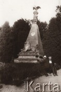 Przed 1914, Lwów, Austro-Węgry.
 Cmentarz Łyczakowski, Pomnik Juliana Konstantego Ordona (1810-1887), uczestnika Powstania Listopadowego, bohatera wiersza Adama Mickiewicza 