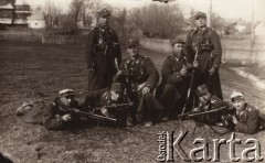 1920-1939, Żółkiew, woj. Lwów, Polska.
 Żołnierze Wojska Polskiego z karabinami maszynowymi.
 Fot. NN, zbiory Ośrodka KARTA, udostępnił Jurij Karpenczuk
   
